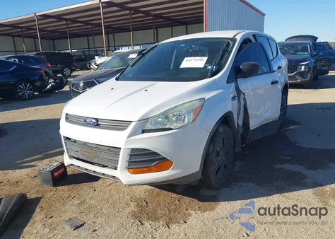 2013 Ford Escape S z USA, uszkodzony, nr VIN 1FMCU0F75DUD57254